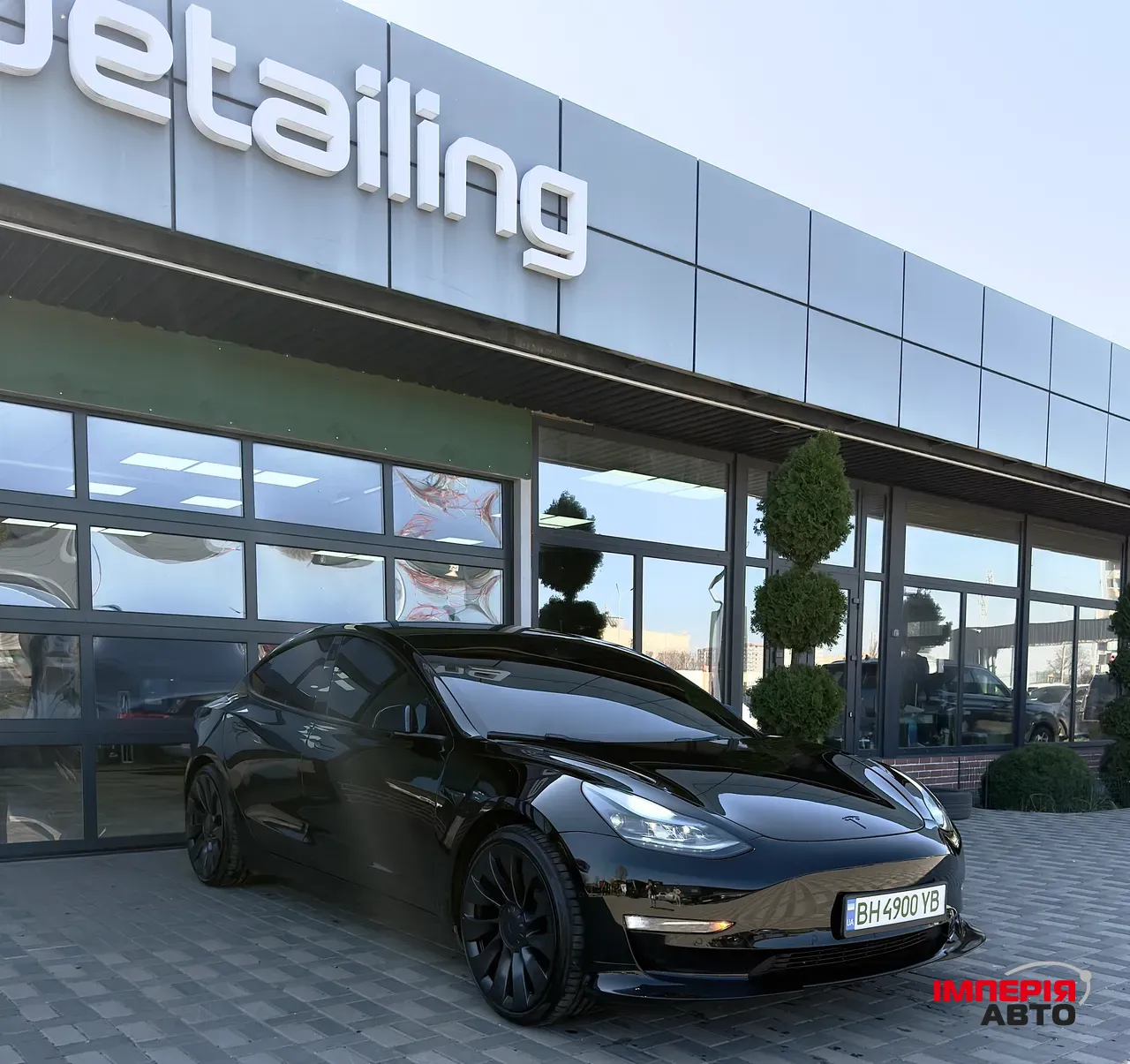 Tesla Model 3 - фото 1