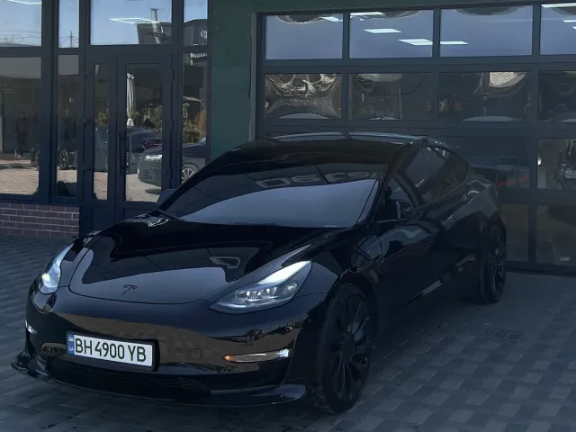 Tesla Model 3 - фото 3