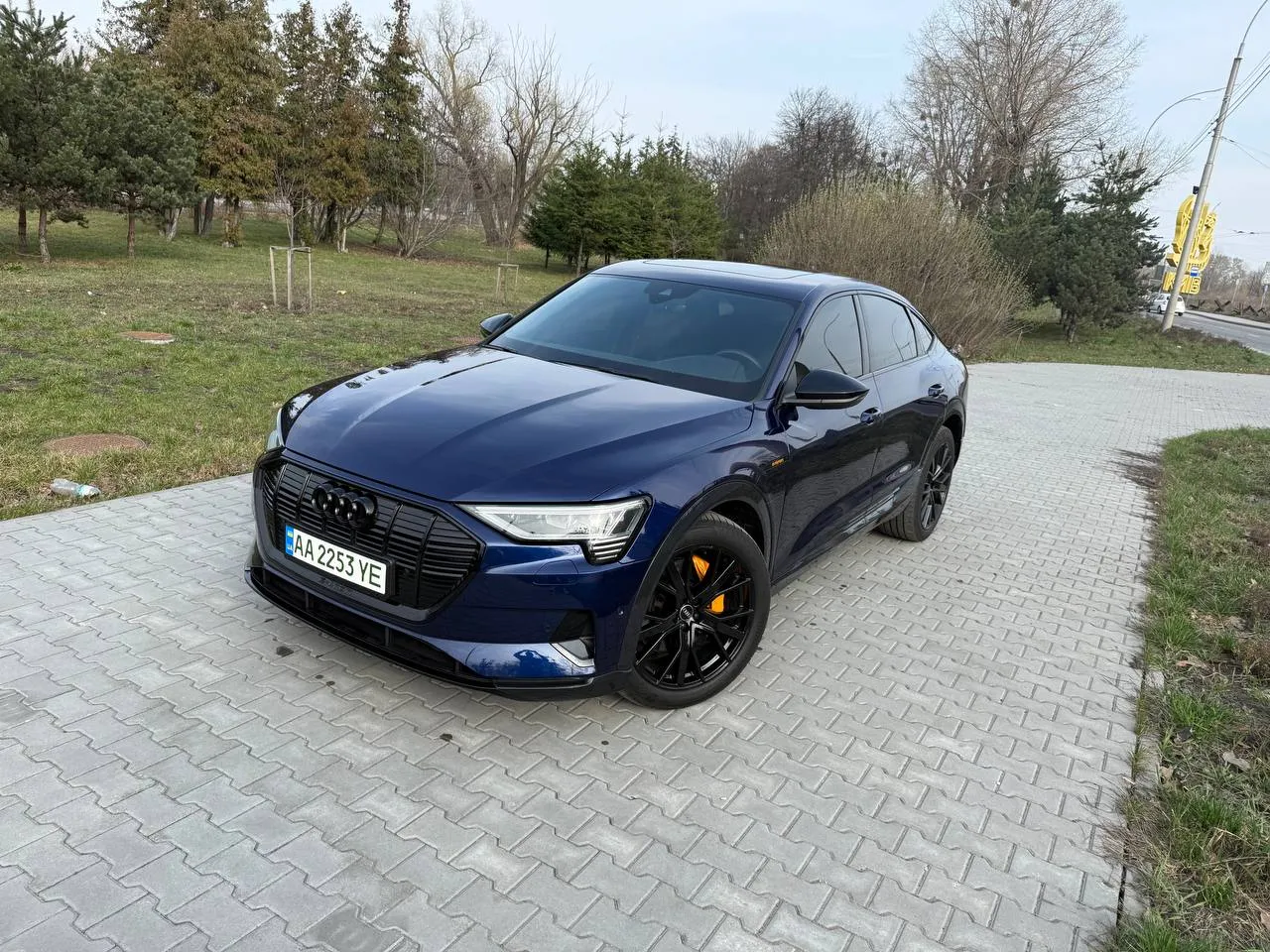 Audi e-tron Sportback - фото 1