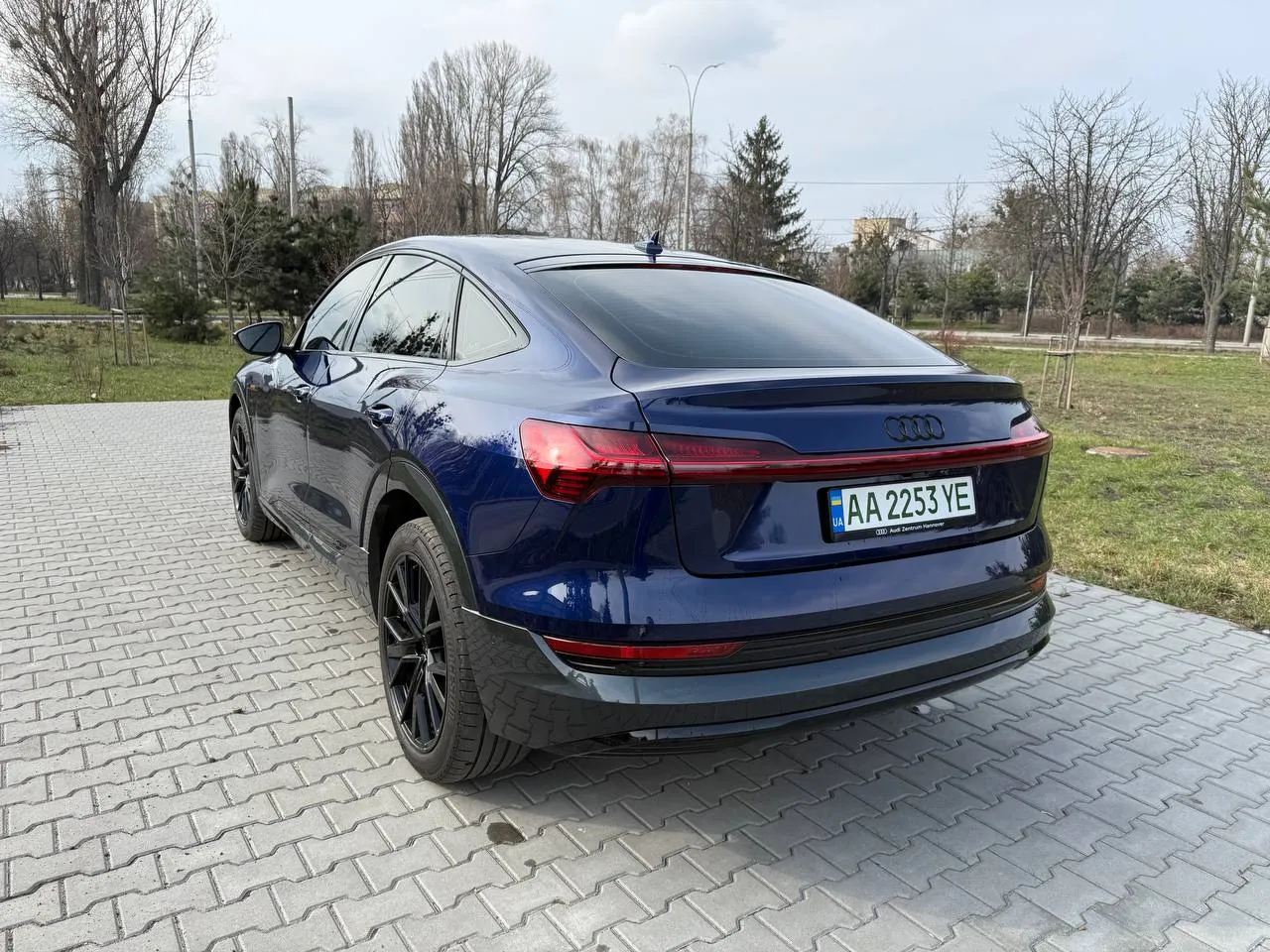 Audi e-tron Sportback - фото 10