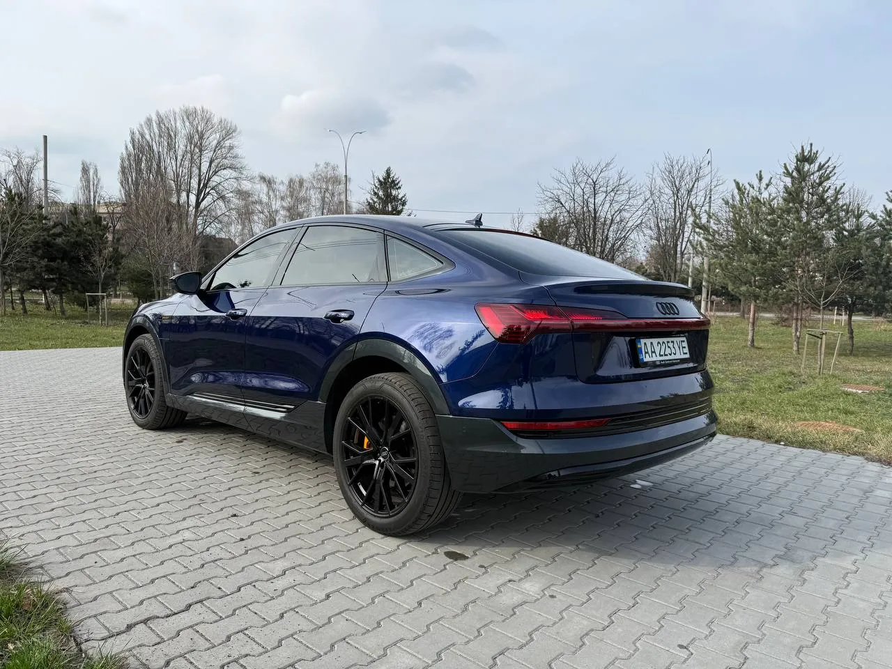 Audi e-tron Sportback - фото 8