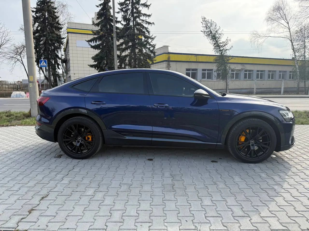 Audi e-tron Sportback - фото 18