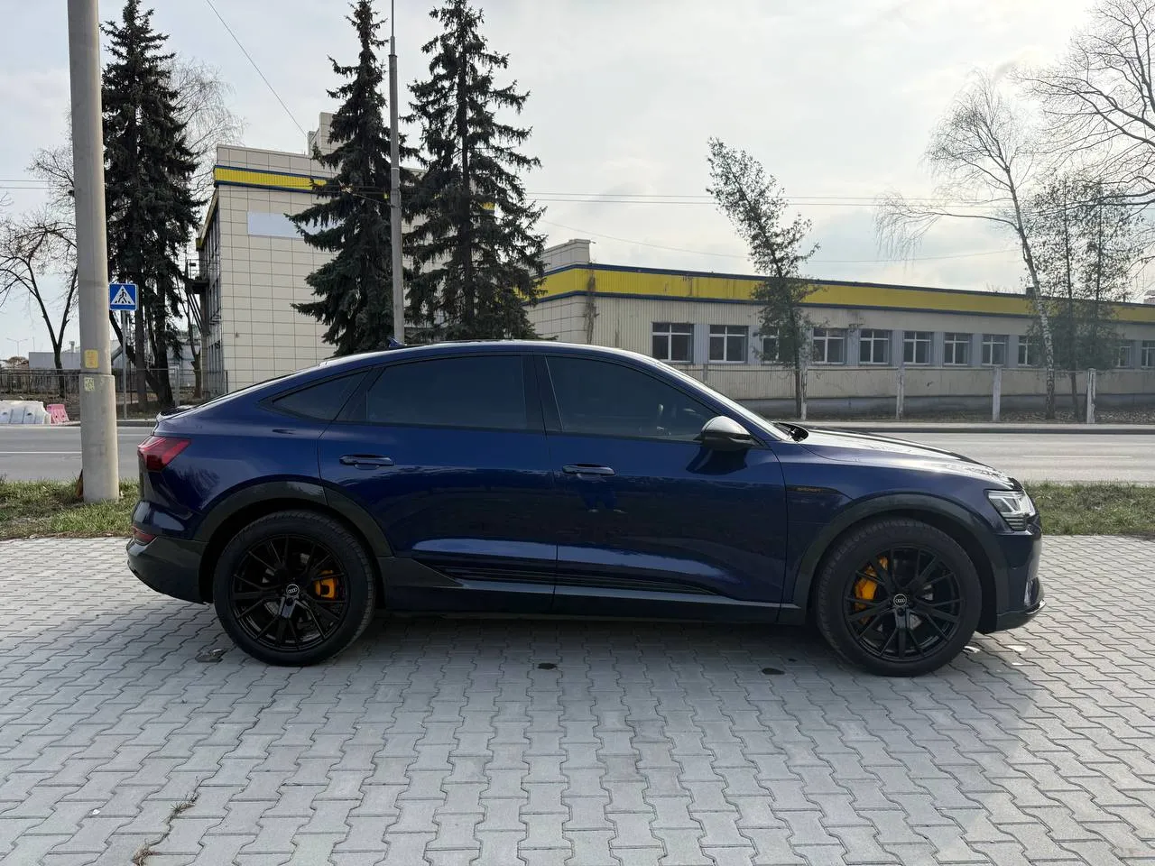 Audi e-tron Sportback - фото 17