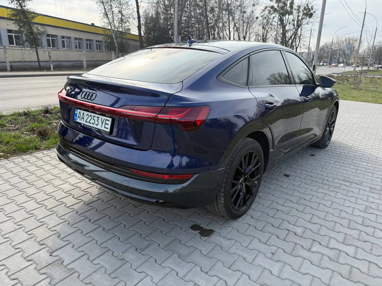 Audi e-tron Sportback - фото 15
