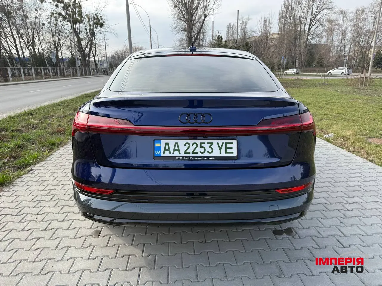 Audi e-tron Sportback - фото 12