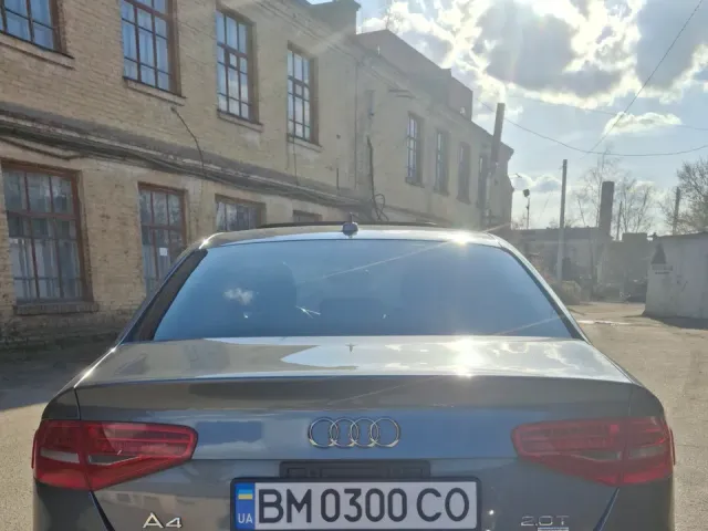 Audi A4 - фото 2