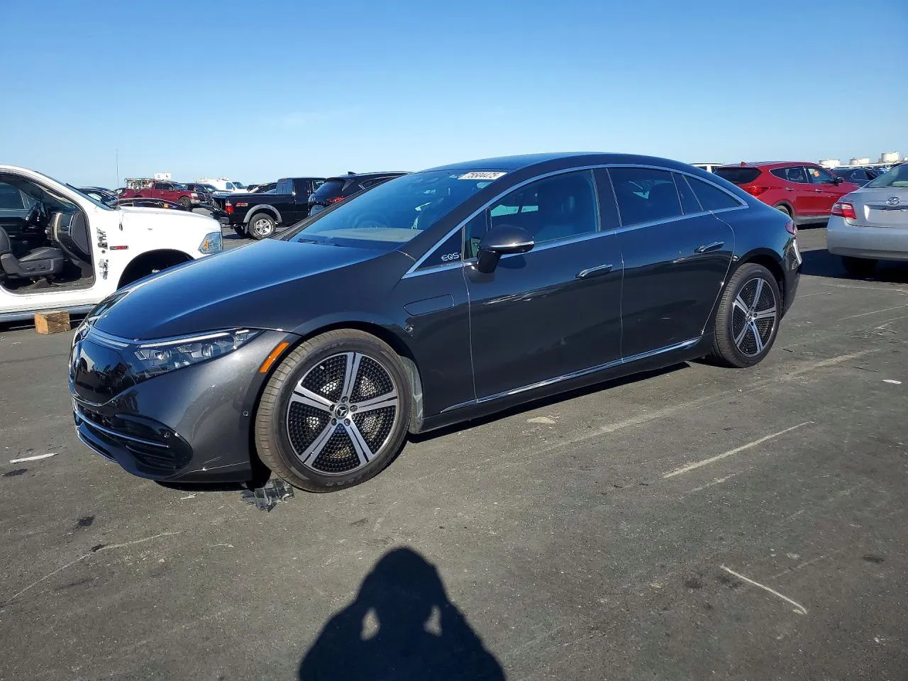 Mercedes-Benz EQS - фото 1