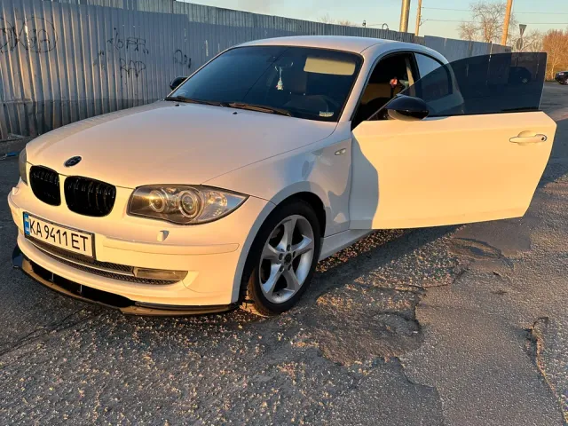 BMW 1 серії - фото 1