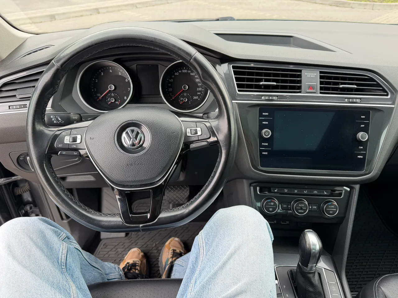 Volkswagen Tiguan - фото 13