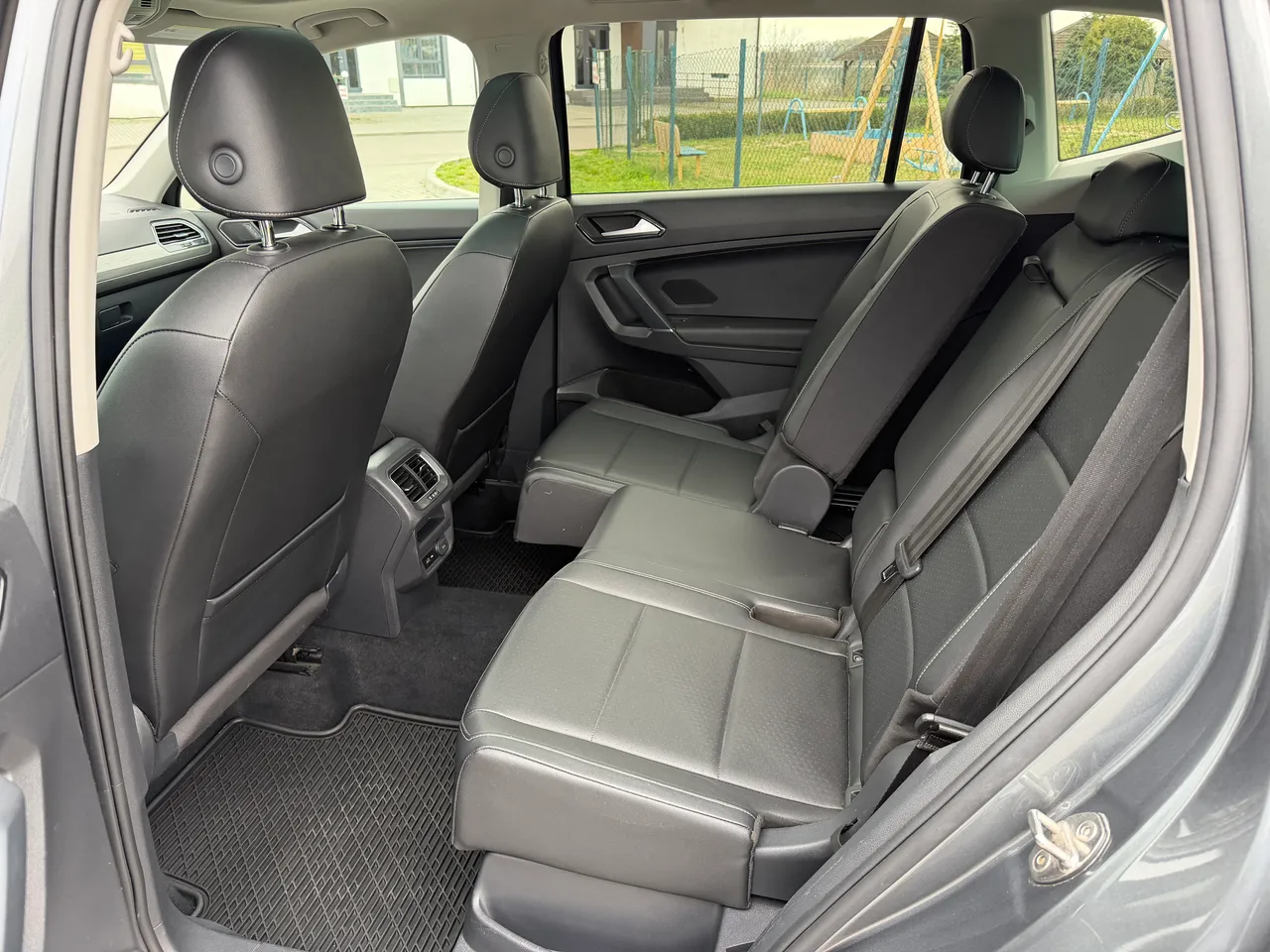 Volkswagen Tiguan - фото 24