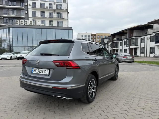 Volkswagen Tiguan - фото 5