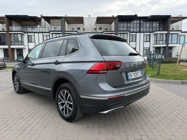 Volkswagen Tiguan - фото 4