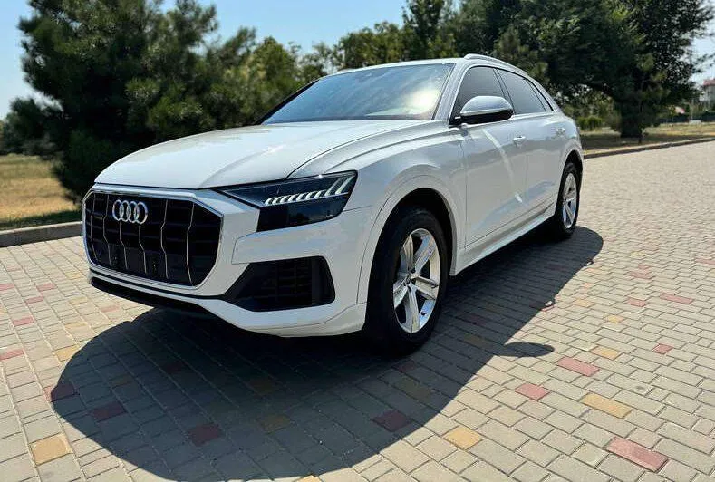 Audi Q8 - фото 1