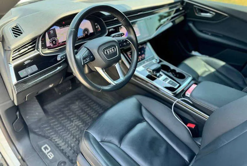 Audi Q8 - фото 13