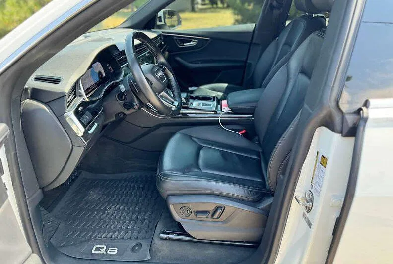 Audi Q8 - фото 12