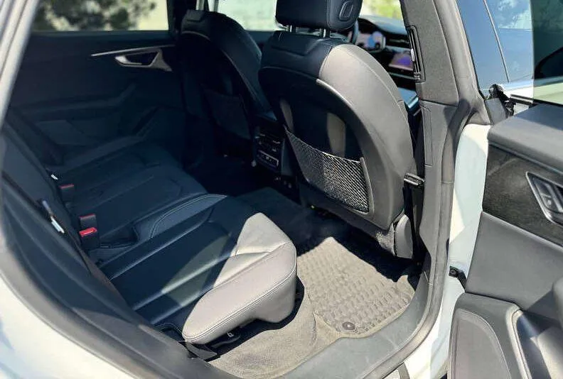 Audi Q8 - фото 15