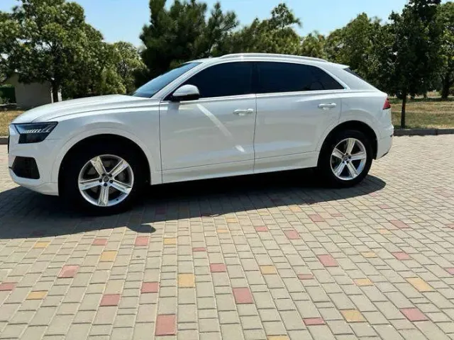 Audi Q8 - фото 5