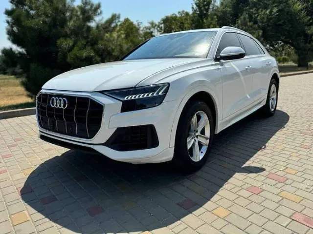 Audi Q8 - фото 1