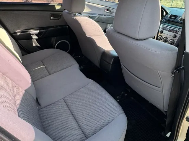 Mazda 3 - фото 2