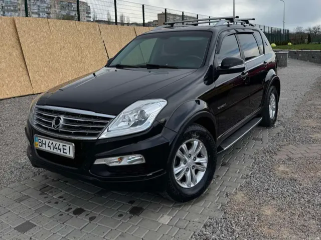 SsangYong Rexton - фото 1