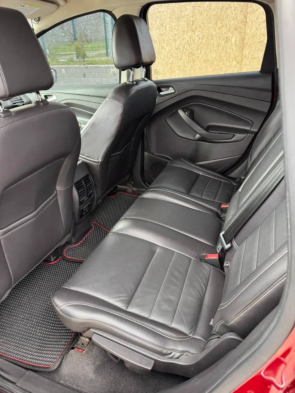 Ford C-MAX - фото 13