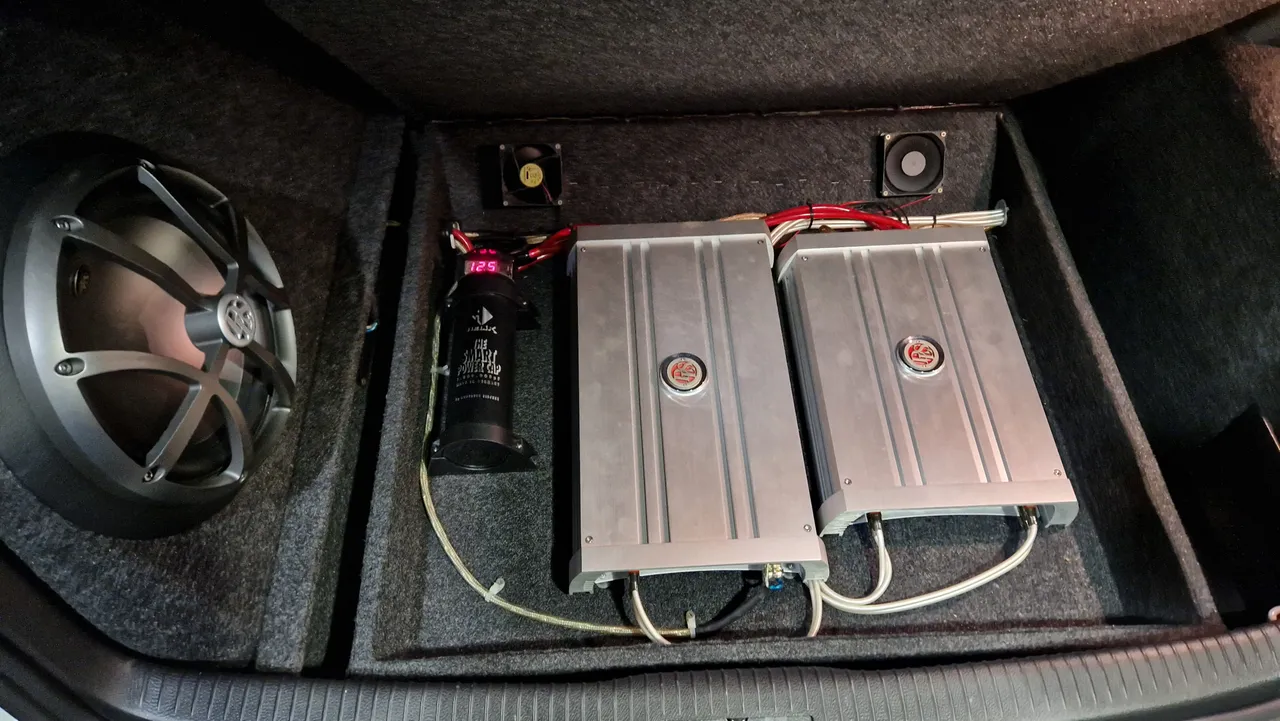 Volkswagen Golf GTI - фото 3