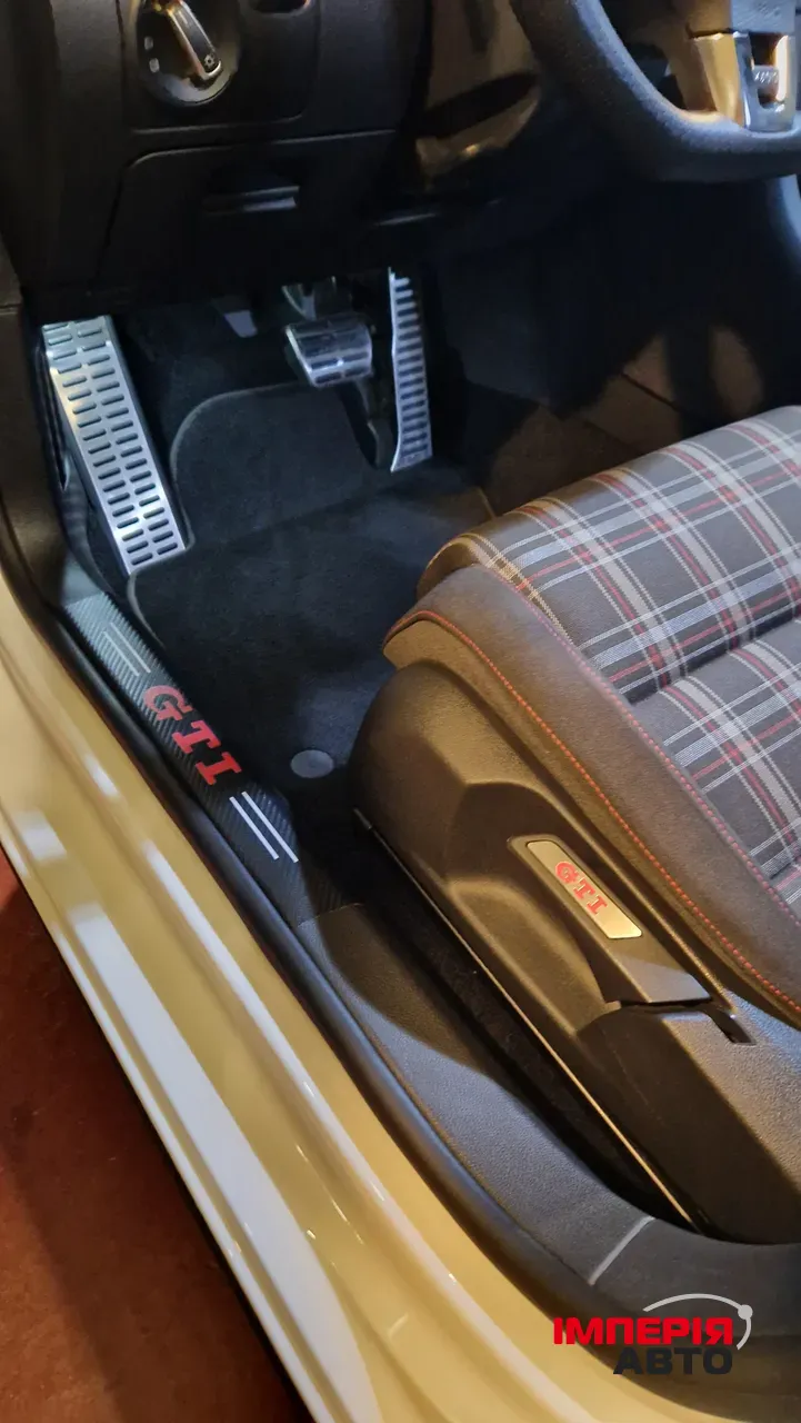 Volkswagen Golf GTI - фото 6