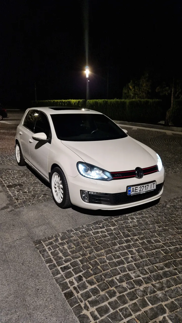 Volkswagen Golf GTI - фото 2