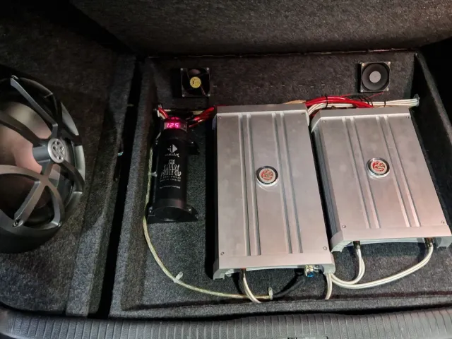 Volkswagen Golf GTI - фото 3