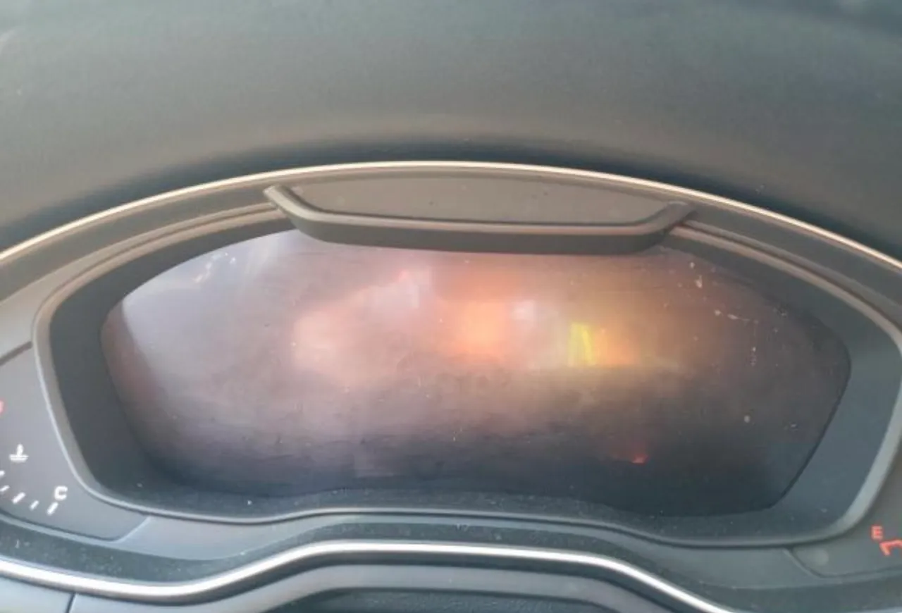 Audi A4 - фото 8