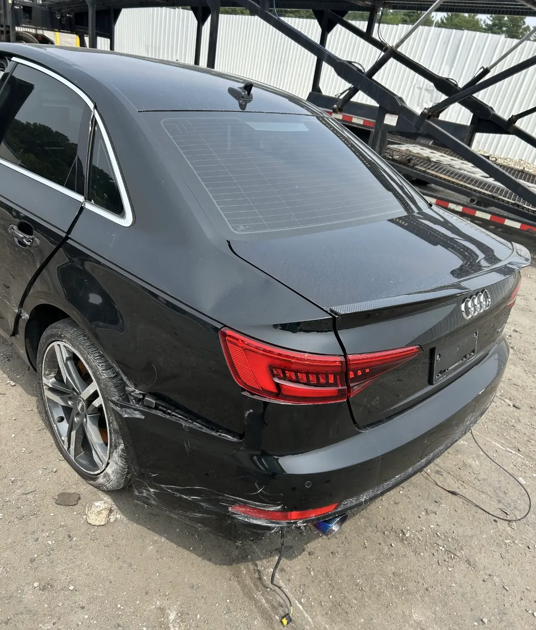 Audi A4 - фото 6