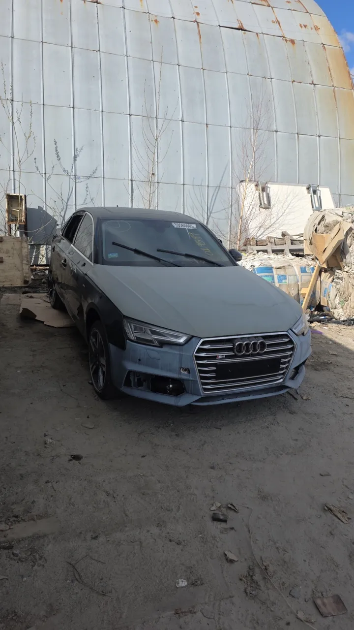 Audi A4 - фото 5