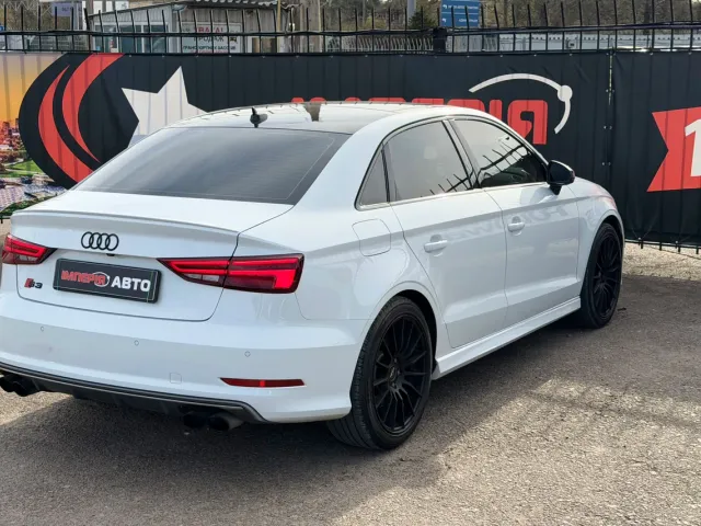 Audi S3 - фото 5