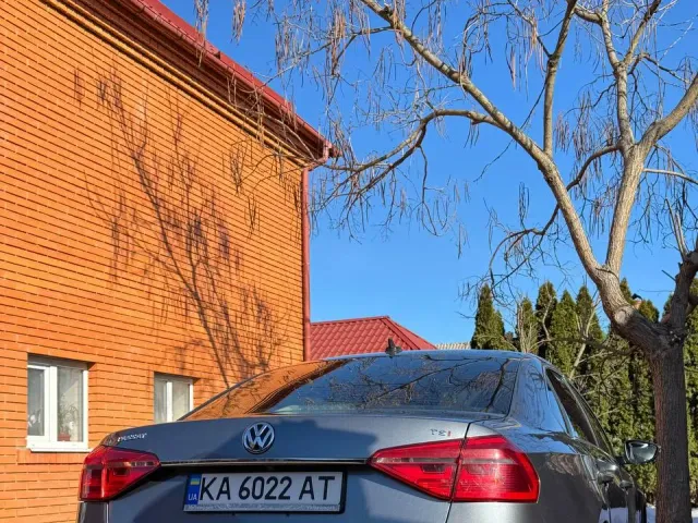 Volkswagen Passat - фото 3