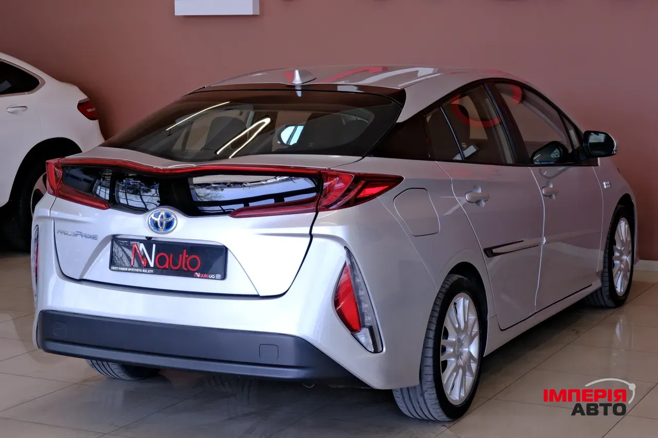 Toyota Prius - фото 5