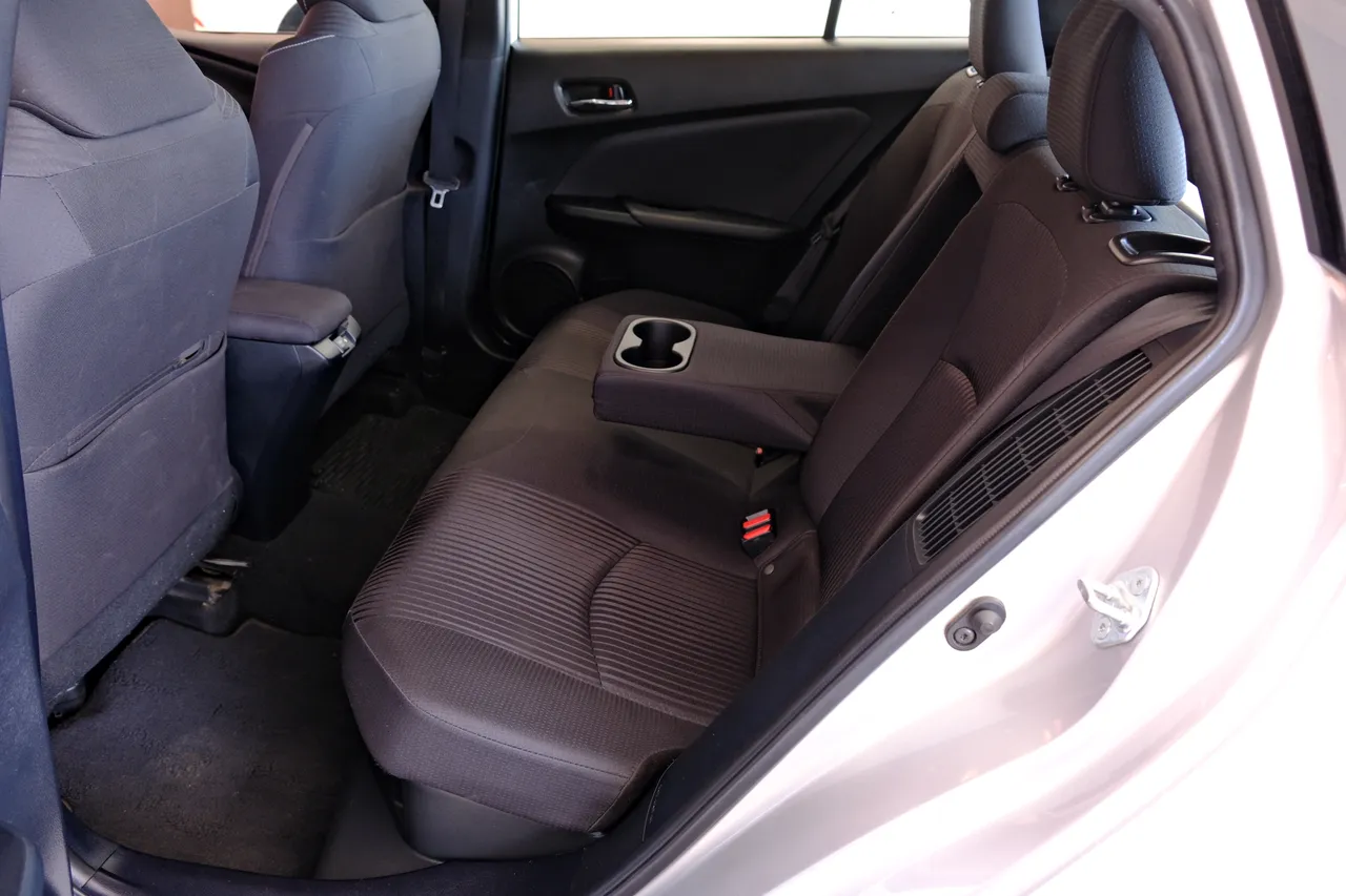 Toyota Prius - фото 8