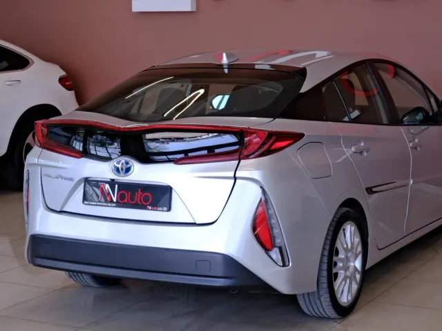 Toyota Prius - фото 5