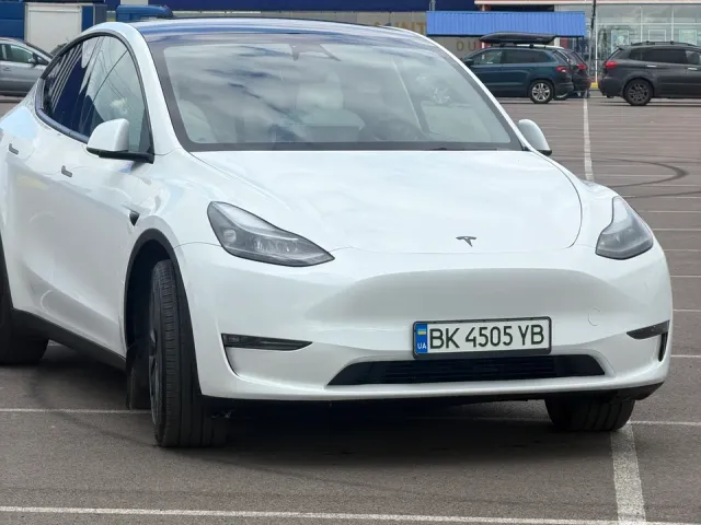 Tesla Model Y - фото 2
