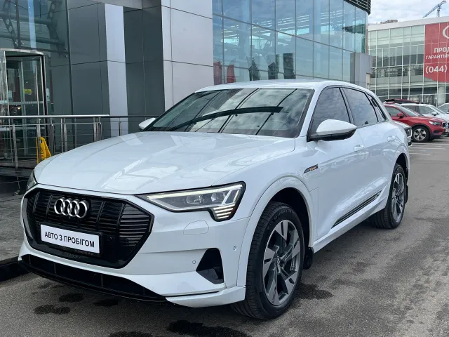 Audi e-tron - фото 4