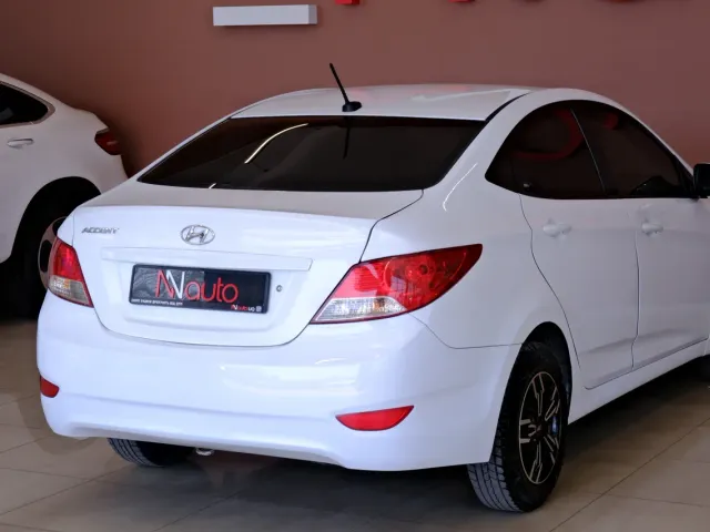 Hyundai Accent - фото 5