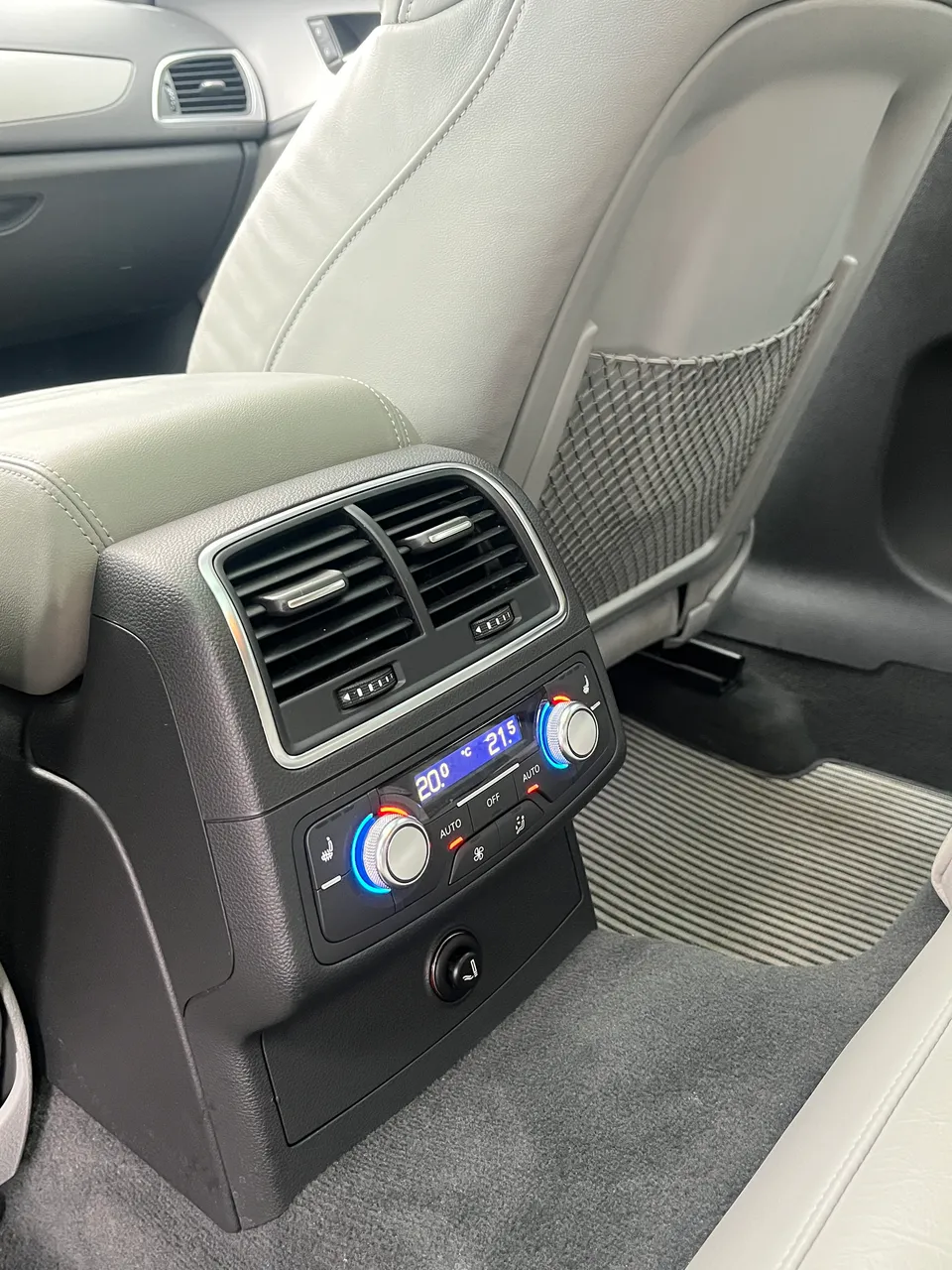 Audi A6 allroad - фото 11