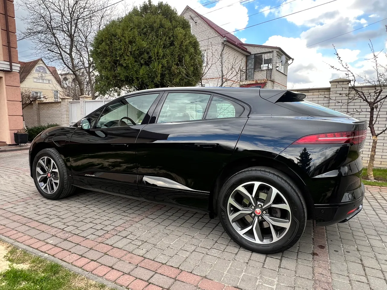Jaguar I-Pace - фото 4