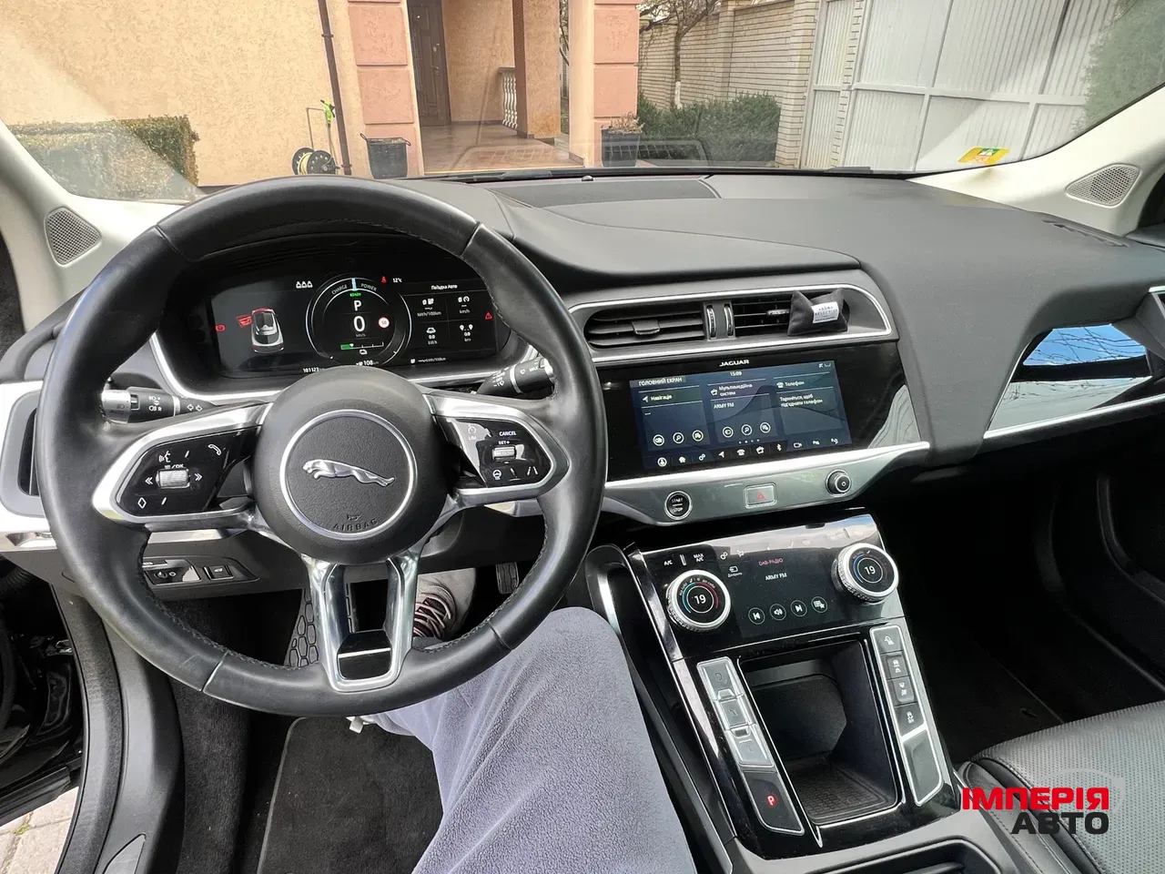 Jaguar I-Pace - фото 7