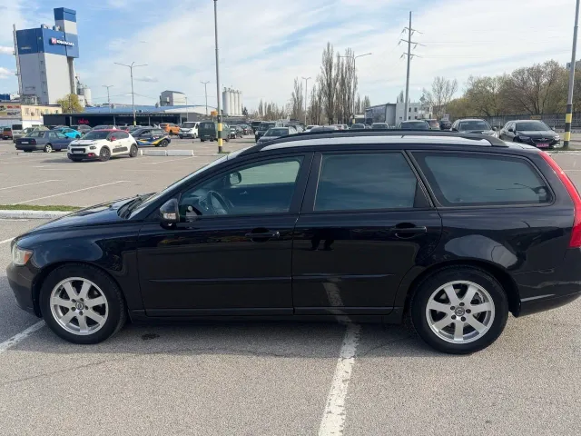 Volvo V50 - фото 3