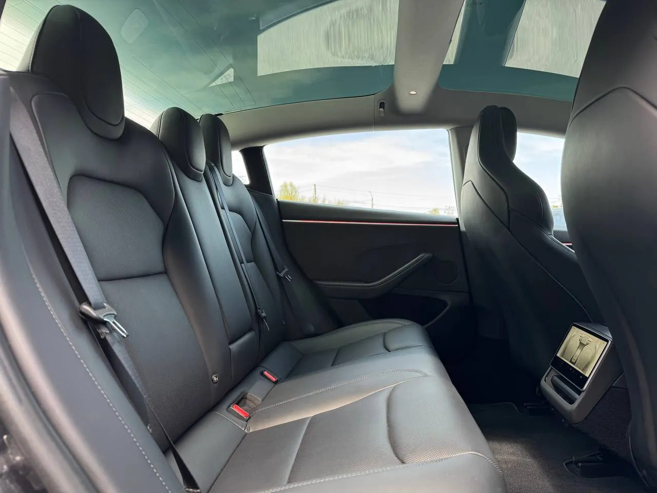 Tesla Model 3 - фото 58