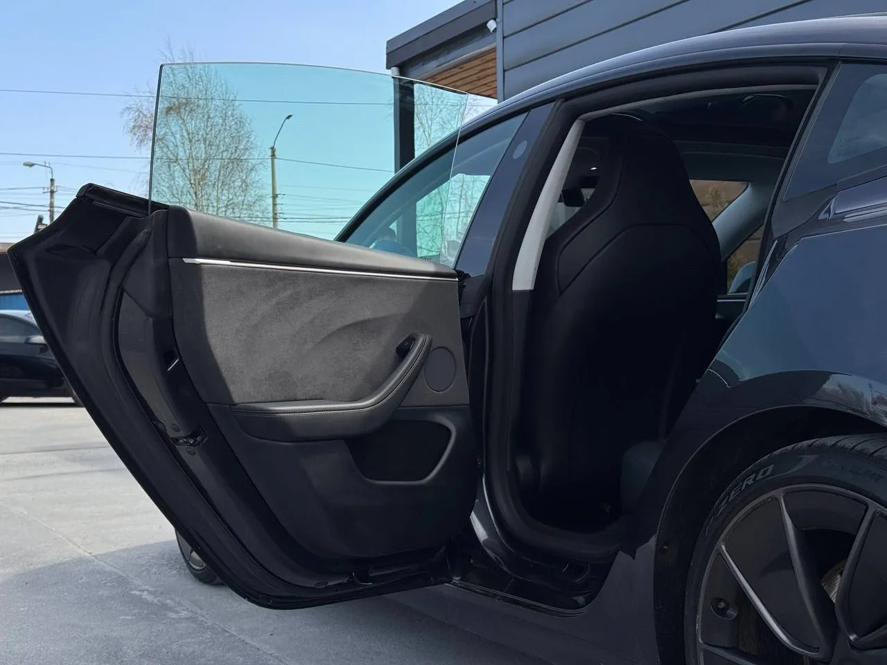 Tesla Model 3 - фото 44