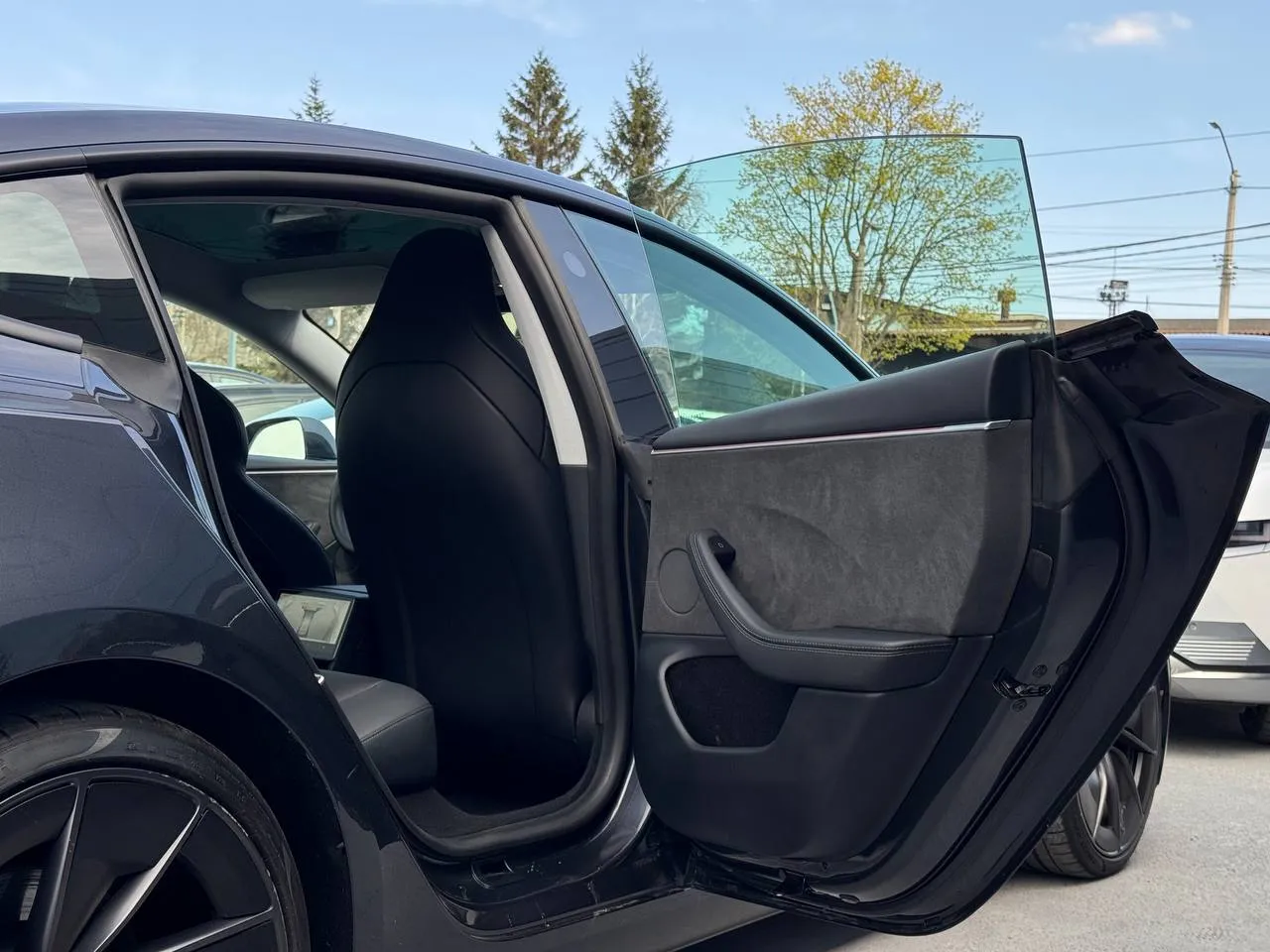 Tesla Model 3 - фото 56