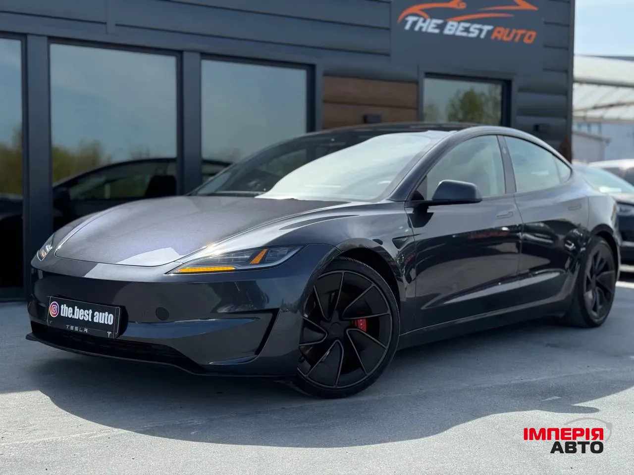 Tesla Model 3 - фото 1