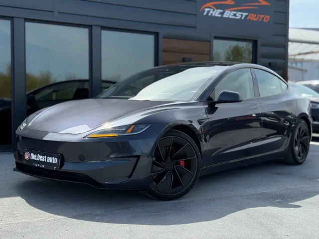 Tesla Model 3 - фото 1