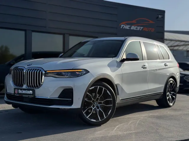 BMW X7 - фото 1